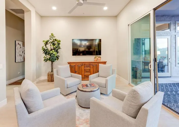 Luxury Heated Pool Desert Views For 6 *