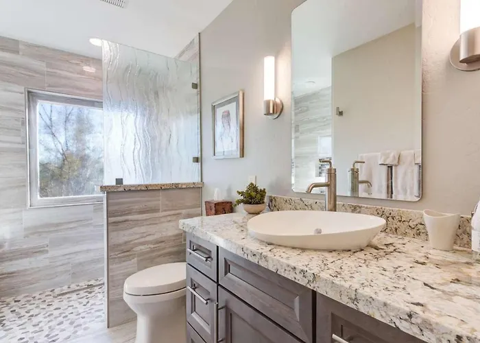Luxury Heated Pool Desert Views For 6
